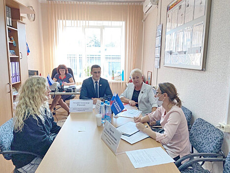 Депутат Приморья провел прием уссурийцев