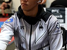 Максум дебютировал с победы в UFC