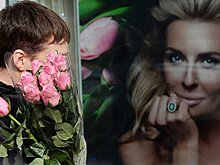 Макияж и цветы в подарок: как в московских парках поздравят женщин