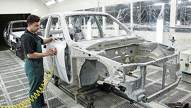 Экспорт легковых машин из РФ сократился на 32,8%