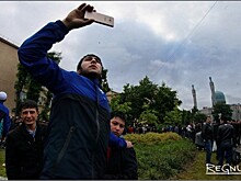 Ураза-байрам в Петербурге: братство под дождем