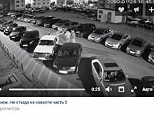 На видео попало, как воронежец кувыркается на припаркованной машине