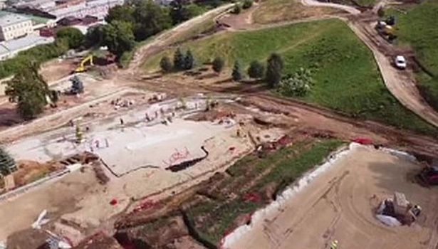 Никитин показал, как идут работы на набережной Федоровского