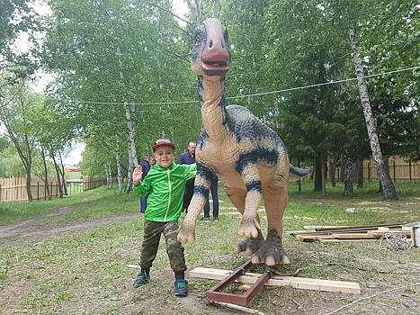 Инвестор не хочет закрывать скульптуру Нептуна в курганском ЦПКиО из-за парка с динозаврами