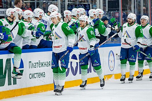«Салават Юлаев» обыграл «Сибирь» и вышел на второе место Восточной конференции КХЛ