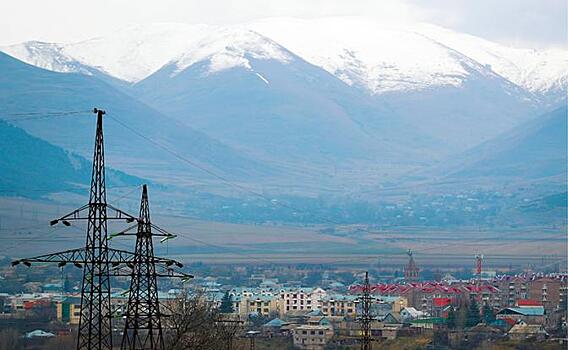 "Уходя гасите всех": Пашинян окончательно отключается от России