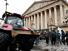 Полиция Франции конфисковала технику и задержала участников протеста в Париже