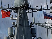 Китайские и российские корабли провели артиллерийские стрельбы на учениях