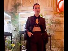 Ида Галич вышла в свет в распахнутом прозрачном пеньюаре