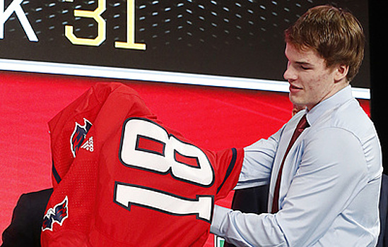 Россиянин Алексеев принимает участие в тренировочном лагере клуба НХЛ "Вашингтон"