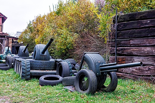 Фальшивый танк ВСУ взлетел и приземлился в поле