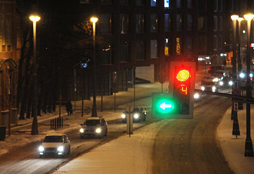 Московских водителей попросили не садиться за руль из-за снегопада