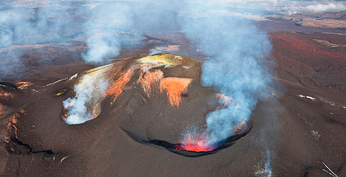 Вулкан Ключевской снова активизировался на Камчатке