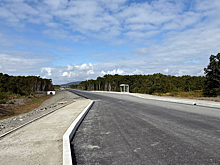 Губернатор Владимир Солодов поручил обеспечить технический проезд по дороге к Халактырскому пляжу до конца недели