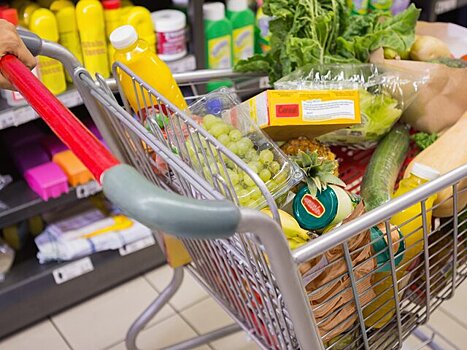 Экономист Беляев: цены на импортные товары из-за курса доллара вырастут на 10–15%