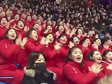 «Дикие» северокорейские болельщицы взбесили соцсети