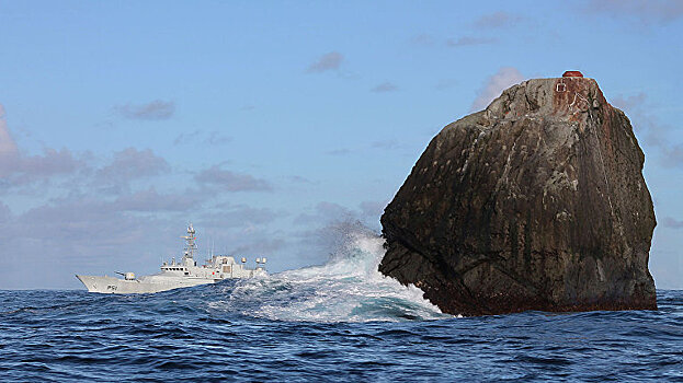 Роколл: остров-скала, известный по передачам о погоде и кораблекрушением