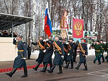 Нижегородскому ВВИКУ вручили Георгиевское знамя воинской части