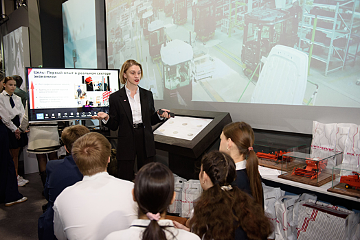 Макет региона, красный конь, пьеса Чехова: что представили на донской экспозиции выставки &laquo;Россия&raquo; в Ростове