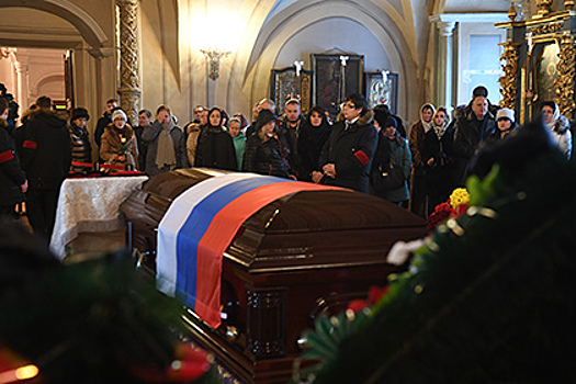 Члены кабмина и парламентарии простились с жертвами катастрофы Ту-154