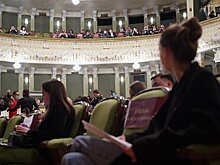 Власти Москвы объяснили отказ от снятия ограничений для театров