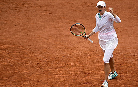 Польская теннисистка Швёнтек стала первой финалисткой Rolan Garros