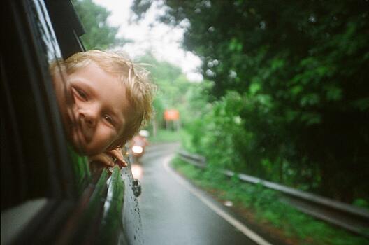 Почему дети ненавидят долгие поездки в машине? Ответ науки