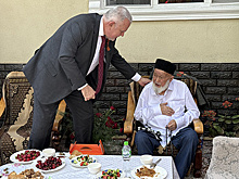 Посол РФ в Таджикистане навестил 98-летнего ветерана Великой Отечественной войны