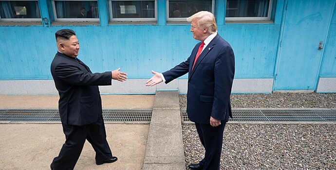 Трамп пообещал Ким Чен Ыну скорую встречу