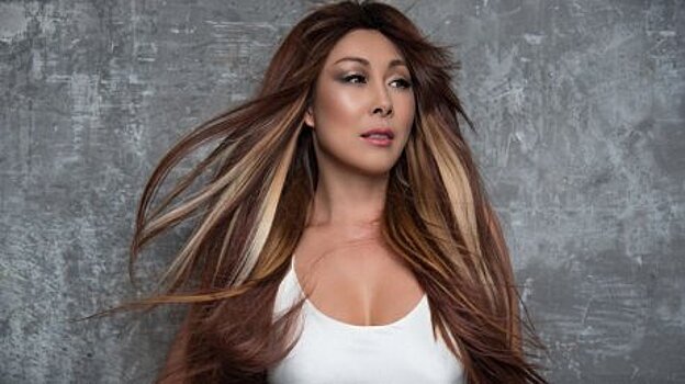 Сорвавшая парик Анита Цой удивила поклонников