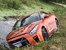 Под Краснодаром водитель утопил суперкар Nissan GT-R