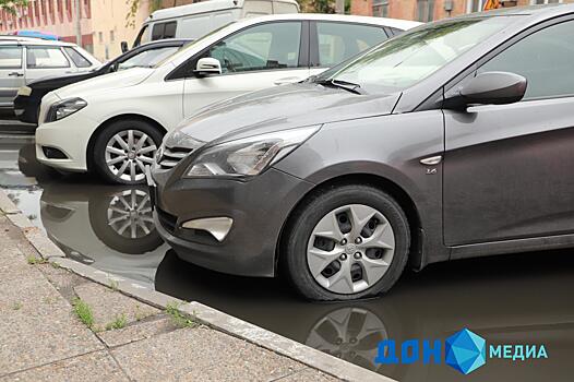 Четверым автолюбителям из Азова за одну ночь повредили шины
