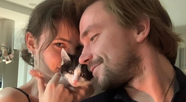 Новая жена заставила отписаться: Петров разорвал все контакты со Стасей Милославской и отдал ей общую кошку