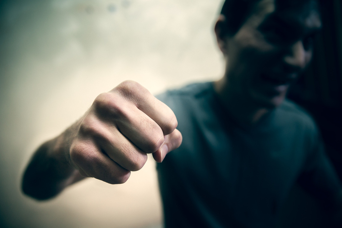 Ней и ее брат избил. Скандал в интернате видео. Ней и ее брат избил. Ней и ее брат избил. Старший брат избивает младшего.