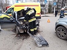 В центре Калуги столкнулись Калина и Ауди