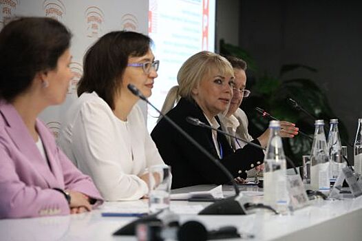 Перспективы формирования межрегиональных туристических маршрутов обсуждают в Екатеринбурге российские эксперты