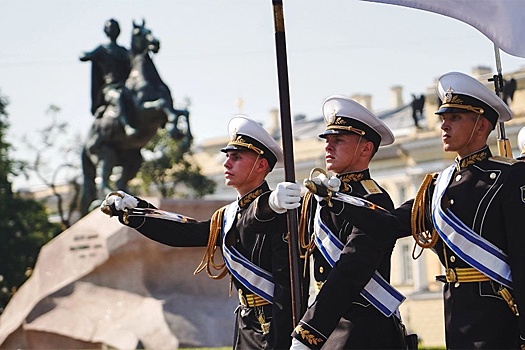 Самые зрелищные мероприятия на день ВМФ в Кронштадте прошли на Якорной площади