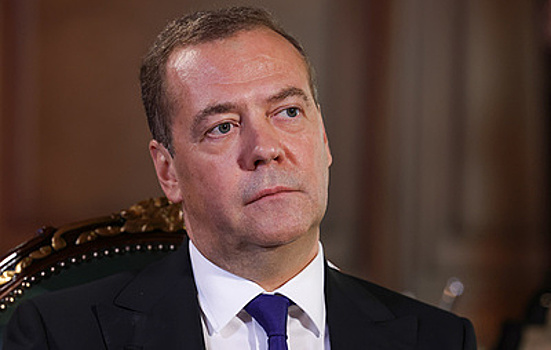 Медведев предложил присудить Трасс Нобелевскую премию за самый быстрый развал нацфинансов