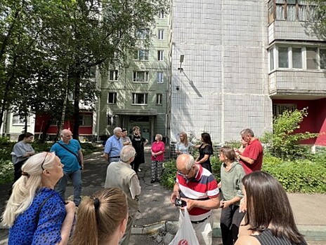 Глава управы Академического района провела обход территории