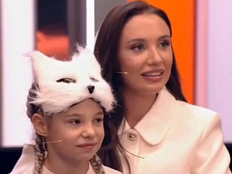 Певица Mia Boyka встретилась с отчитанной ею девочкой-квадробером