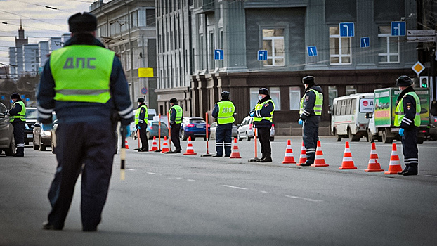 Гаишники в регионах начали останавливать всех подряд