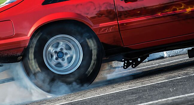 Почему во время движения колеса могут издавать свист