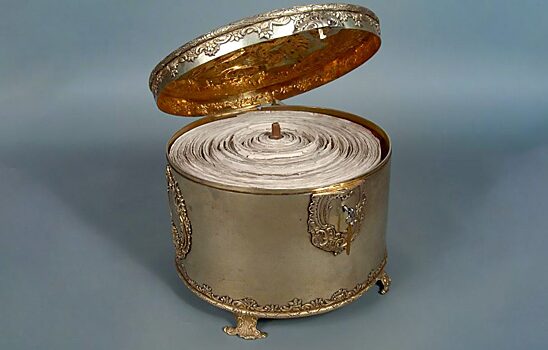 Выставка «100 раритетов российской государственности» открылась в Новом Манеже