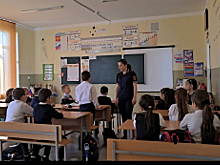 В Северной Осетии сотрудники Госавтоинспекции Ардонского района провели акцию «На портфеле светлячок – безопасный маячок!»