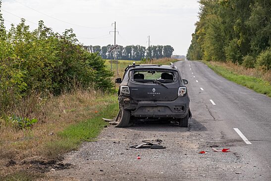 На трассе «Дьяконово-Суджа» в Курской области дроны атаковали две машины
