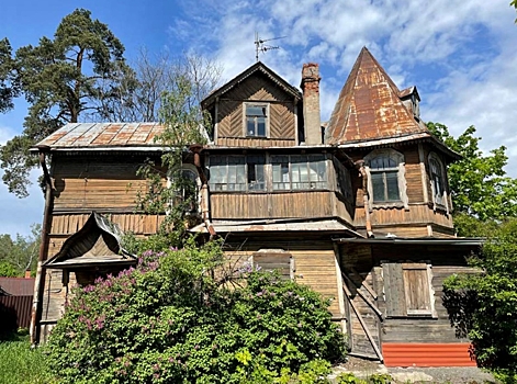 Деревянный жилой дом в Лисьем Носу признали региональным памятником