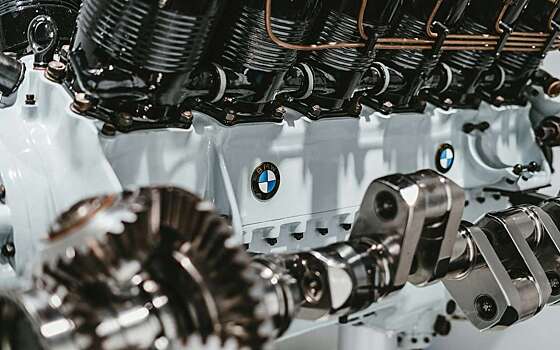 Рев V8 не умолкнет: BMW признала бездушность и пресность электрификации