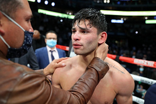 В WBC обидели Райана Гарсию, Хирн побил Де Ла Хойю на торгах