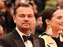 Актер Леонардо Ди Каприо посетил премьеру своего нового фильма в компании возлюбленной