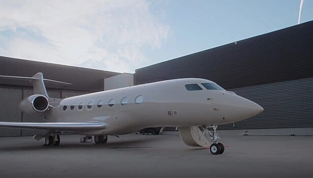 В Сети появились редкие фото частного самолета Ким Кардашьян за 150 миллионов долларов